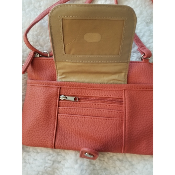 Beautiful Coral pink Wristlet - Picture 4 of 11